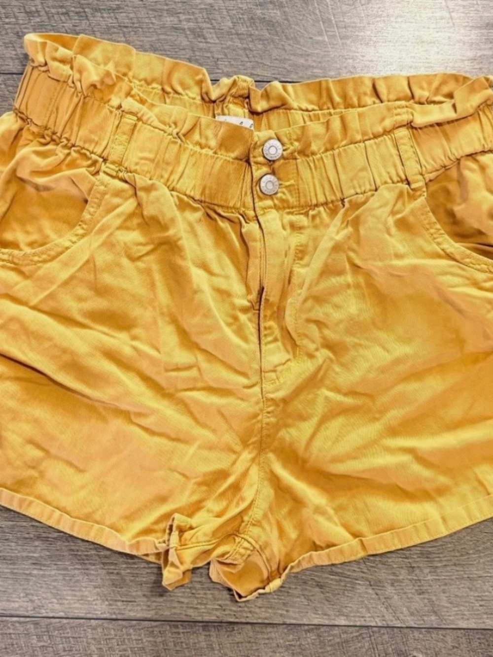 Womens Wonderly Baggy Yellow Comfy Stretchy Shorts, Size 12 R